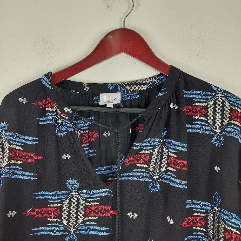 LIV Los Angeles Women's Black Aztec Tribal Long Sleeve V Neck Tunic Top Size S - Picture 4 of 9